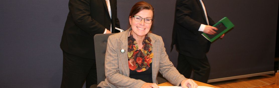 Britt Lundberg besucht das Parlament