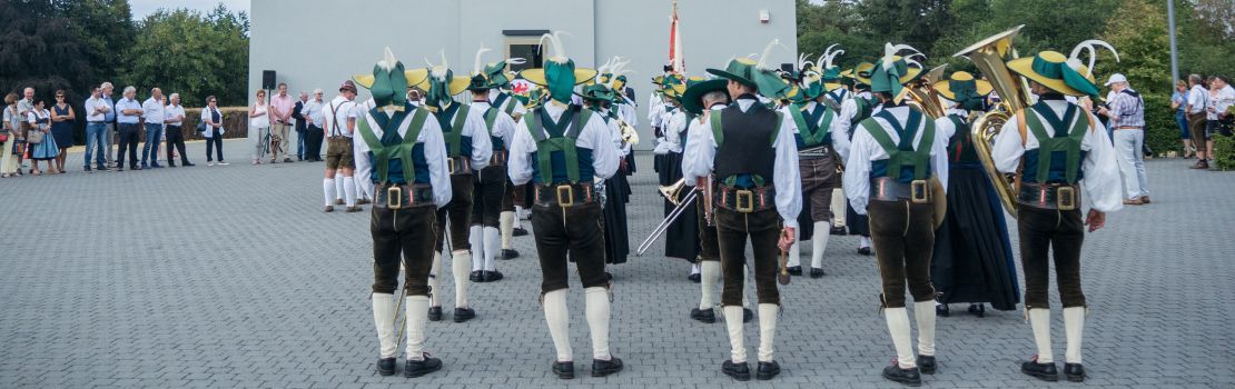 PARLAMENT EMPFÄNGT DIE GÄSTE DES TIROLERFESTES AUS SÜDTIROL 