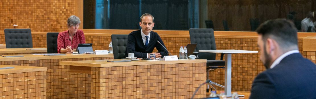 Regierungskontrolle im Oktober