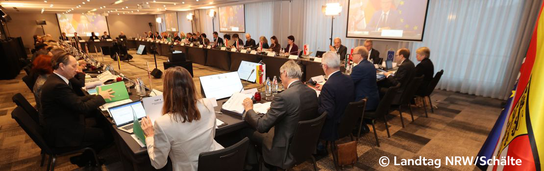 Spitzen der Landtage in Sorge wegen Antisemitismus in Europa: Konferenz unter Führung von Nordrhein-Westfalen verabschiedet Erklärung in Brüssel