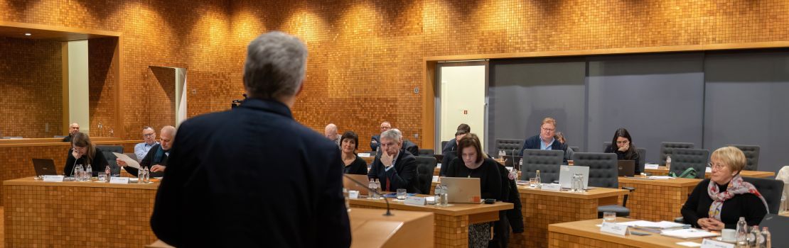Regierungskontrolle im April 2023