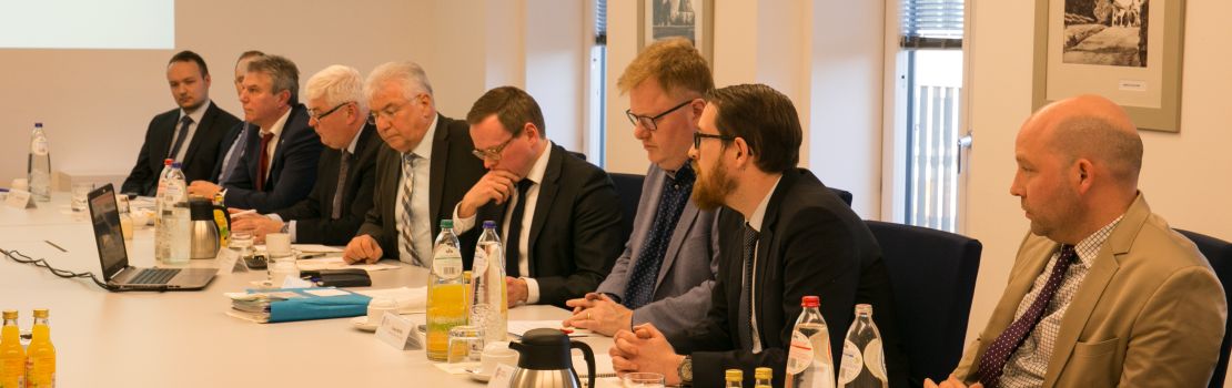 Parlament beschliesst Einführung eines permanenten Bürgerdialogs