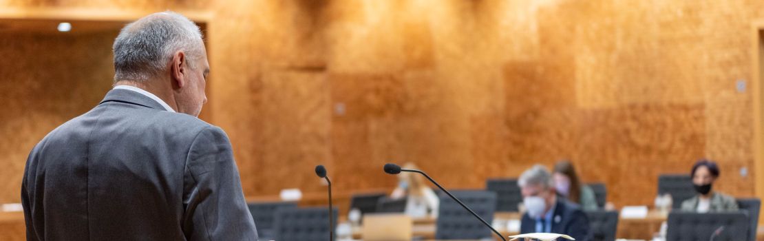 Regierungskontrolle im April