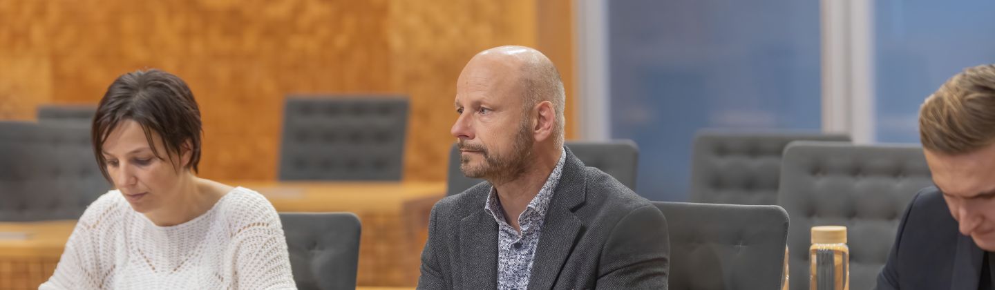 Regierungskontrolle im Februar 2026
