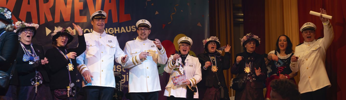 Gegen Wind und Wetter: Die Alten Weiber und ihre Crew erobern das Kolpinghaus