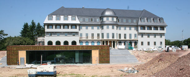Bauarbeiten zum neuen Parlamentssitz in der Endphase 