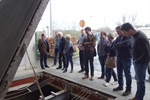 Blick in das Hackschnitzellager des Heizungssystems